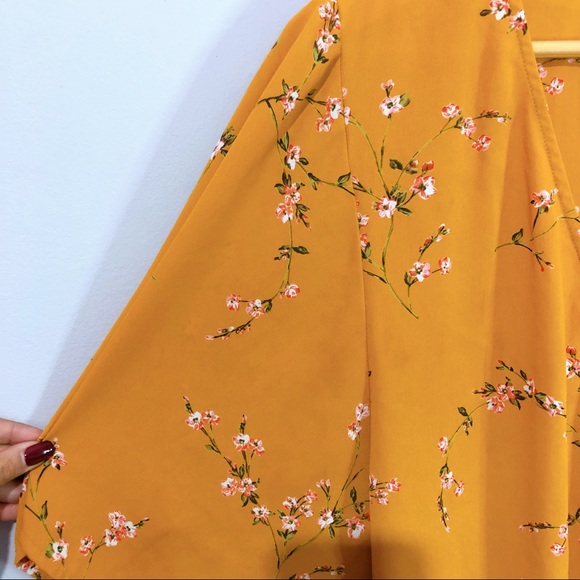 Mustard floral kimono sleeve blouse - Picture 6 of 9